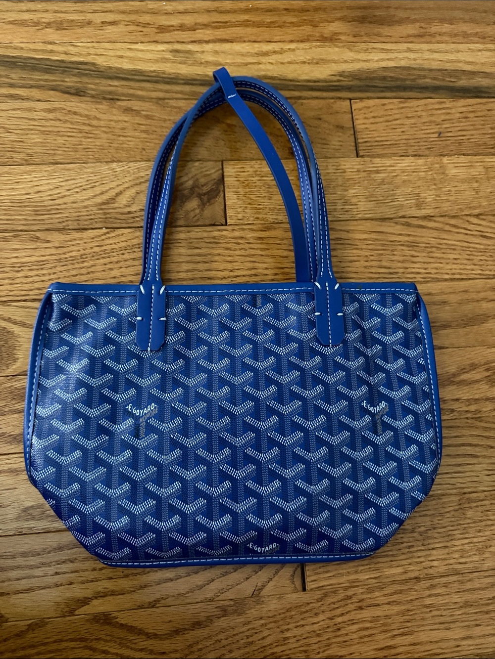 Blue bucket bag